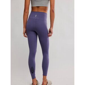 🆕 FP MOVEMENT Never Better Silicone Logo Leggings / Graphite